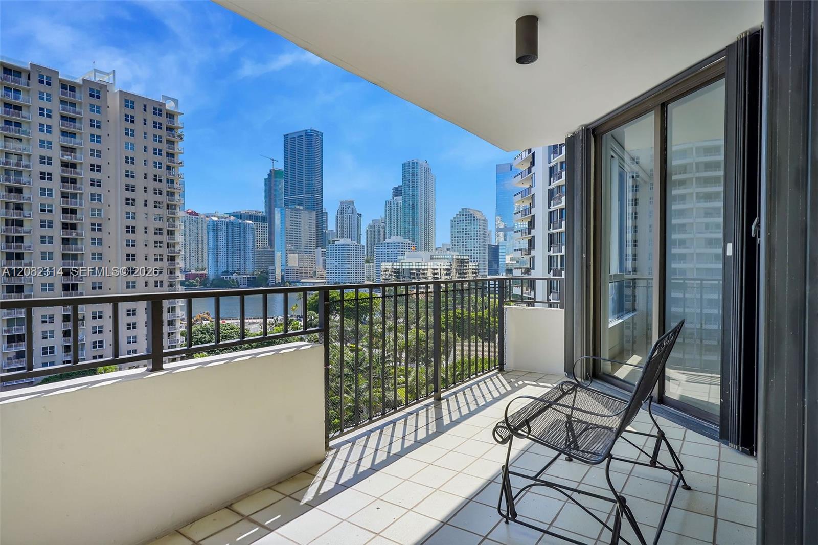 520 Brickell Key Dr #A1007 - 520 Brickell Key Dr #A1007, Miami, FL 33131 Luxury Property | Jose Angel Pina