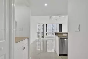 520 Brickell Key Dr, Miami, FL 33131 - Photo 25