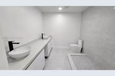 776 NW 10th St, Florida City, FL 33034 - Photo 11