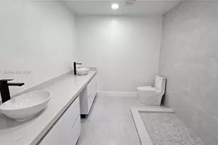 776 NW 10th St, Florida City, FL 33034 - Photo 11
