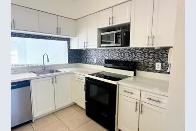 16705 Hemingway Dr #16705, Weston, FL 33326 - Photo 3