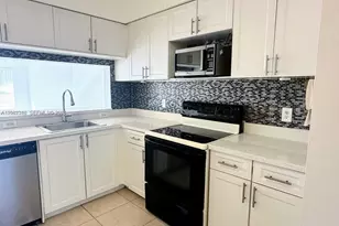 16705 Hemingway Dr, Weston, FL 33326 - Photo 3