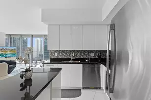 92 SW 3rd St, Miami, FL 33130 - Photo 3