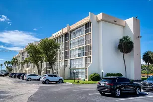 601 Three Islands Boulevard, Hallandale Beach, FL 33009 - Photo 37