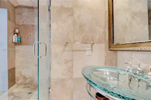 5640 Collins Ave, Miami Beach, FL 33140 - Photo 17