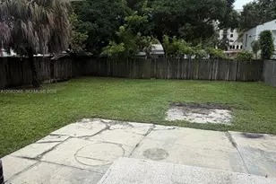 2542 NE 182nd St, North Miami Beach, FL 33160 - Photo 13
