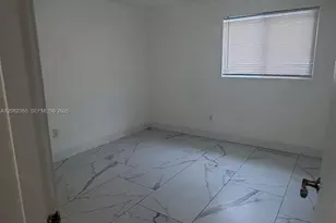 2542 NE 182nd St, North Miami Beach, FL 33160 - Photo 11