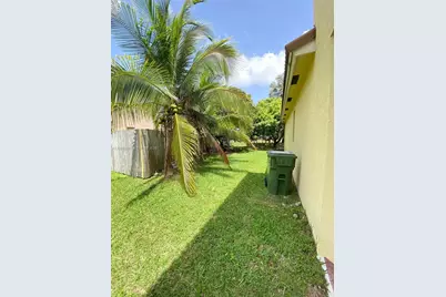 2302 NE 37th Ter #2302, Homestead, FL 33033 - Photo 3