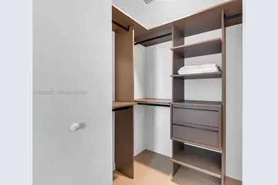 11 NE 6th St #2209, Miami, FL 33132 - Photo 19