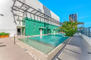 11 NE 6th St, Miami, FL 33132 - Photo 33