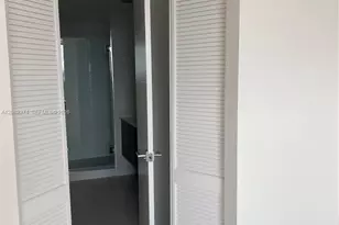 7875 NW 107th Ave, Doral, FL 33178 - Photo 9