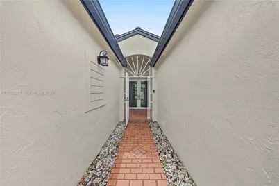 14220 SW 92nd St, Miami, FL 33186 - Photo 9