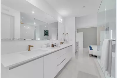 700 NE 24th St #1405, Miami, FL 33137 - Photo 5