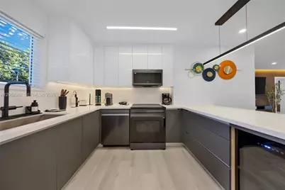 511 NW 48th St, Miami, FL 33127 - Photo 15
