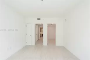 77 SE 5th St, Miami, FL 33131 - Photo 19