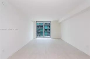 77 SE 5th St, Miami, FL 33131 - Photo 5