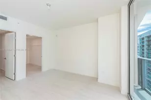 77 SE 5th St, Miami, FL 33131 - Photo 17