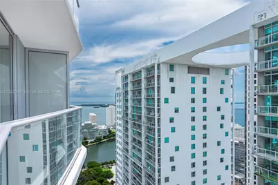 77 SE 5th  Street #3908, Miami, FL 33131 - Photo 5