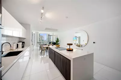 851 NE 1st Ave #2011, Miami, FL 33132 - Photo 3