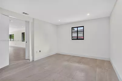 1215 NE 110th St, Miami, FL 33161 - Photo 29