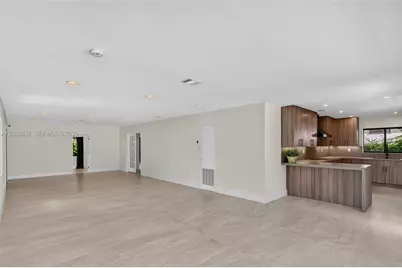 1215 NE 110th St, Miami, FL 33161 - Photo 9