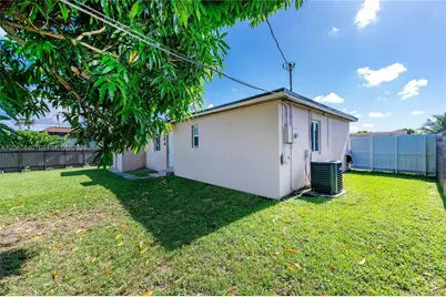 1020 SW 73rd Pl, Miami, FL 33144 - Photo 17