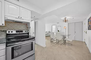 5225 Collins Ave, Miami Beach, FL 33140 - Photo 23