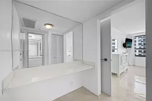 5225 Collins Ave, Miami Beach, FL 33140 - Photo 9