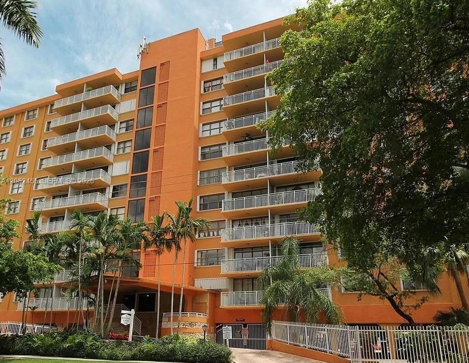 2450 NE 135th St #102 - 2450 NE 135th St #102, North Miami, FL 33181 Luxury Property | Jose Angel Pina