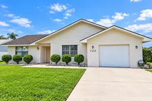 722 SE Thanksgiving Ave, Port Saint Lucie, FL 34984 - Photo 1