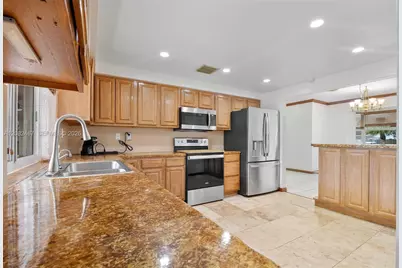 18545 SW 82nd Ave, Cutler Bay, FL 33157 - Photo 7
