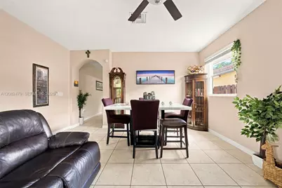 2300 NE 3rd Ct, Homestead, FL 33033 - Photo 7