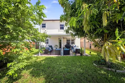 2300 NE 3rd Ct, Homestead, FL 33033 - Photo 25