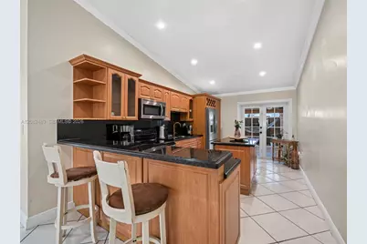 6536 NW 197th Ln, Hialeah, FL 33015 - Photo 7