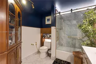 253 NE 2nd St, Miami, FL 33132 - Photo 21