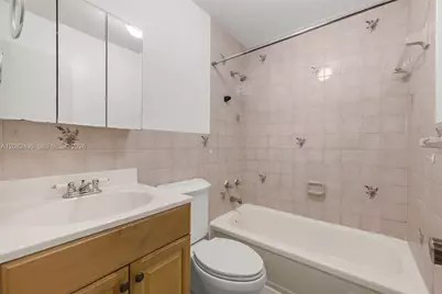 1284 W 44th Pl #3, Hialeah, FL 33012 - Photo 5
