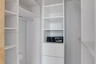 325 S Biscayne Blvd, Miami, FL 33131 - Photo 17