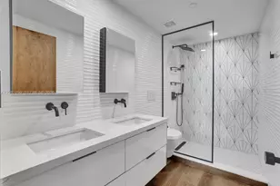 325 S Biscayne Blvd, Miami, FL 33131 - Photo 27