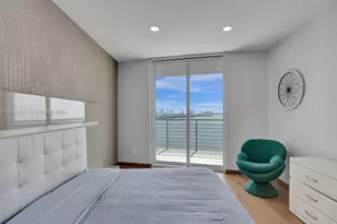 325 S Biscayne Blvd, Miami, FL 33131 - Photo 25