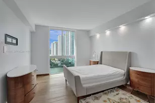 325 S Biscayne Blvd, Miami, FL 33131 - Photo 15