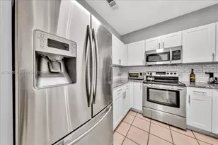 12152 SW 4th St, Pembroke Pines, FL 33025 - Photo 5