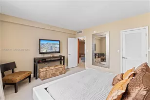 401 69th St, Miami Beach, FL 33141 - Photo 17