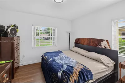 1590 NE 110th St, Miami, FL 33161 - Photo 15