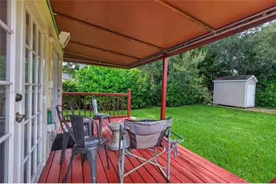 1590 NE 110th St, Miami, FL 33161 - Photo 23
