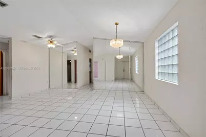 7627 W 34th Ct, Hialeah, FL 33018 - Photo 3