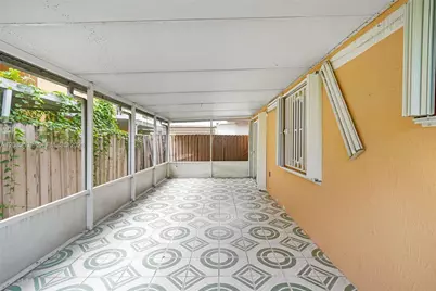 7627 W 34th Ct, Hialeah, FL 33018 - Photo 17