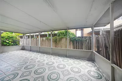 7627 W 34th Ct, Hialeah, FL 33018 - Photo 15