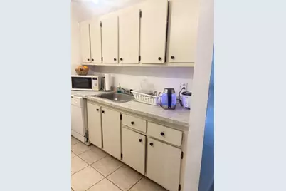 200 SW 132nd Way #209L, Pembroke Pines, FL 33027 - Photo 11