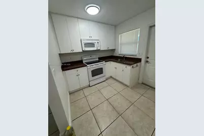 3260 NE 19th Ave #15, Oakland Park, FL 33306 - Photo 3