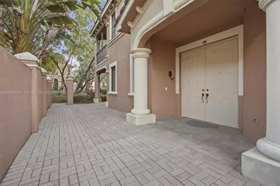 2890 Kinsington Cir #22-1, Weston, FL 33332 - Photo 3